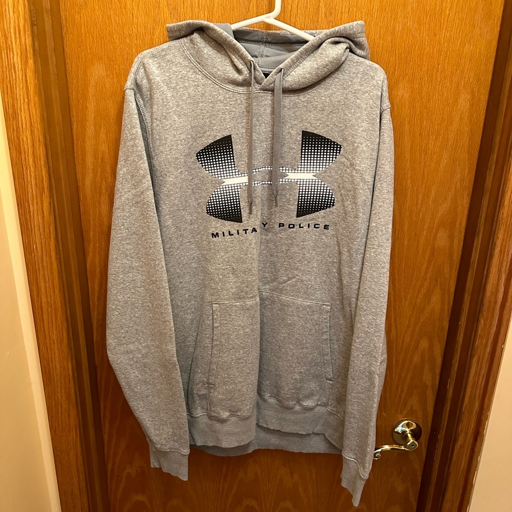 Under Armour Sweatshirt